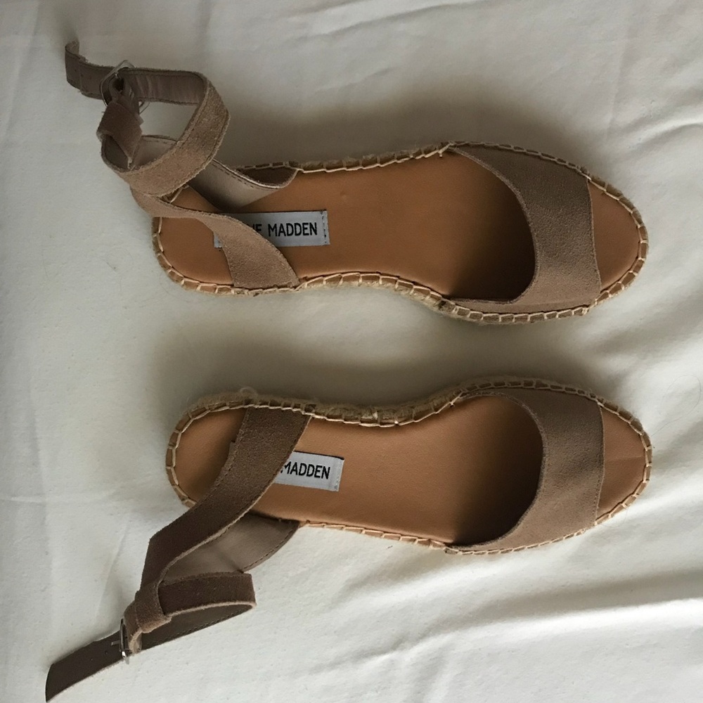 Steve Madden sandals/wedges